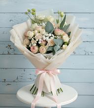 Букет цветов из:  Розы и Лизиантусы в Ванино