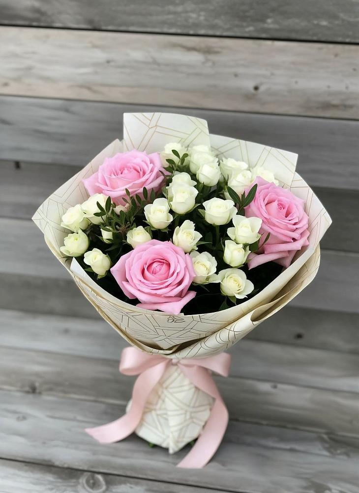 Букет цветов из: Розы в Ванино