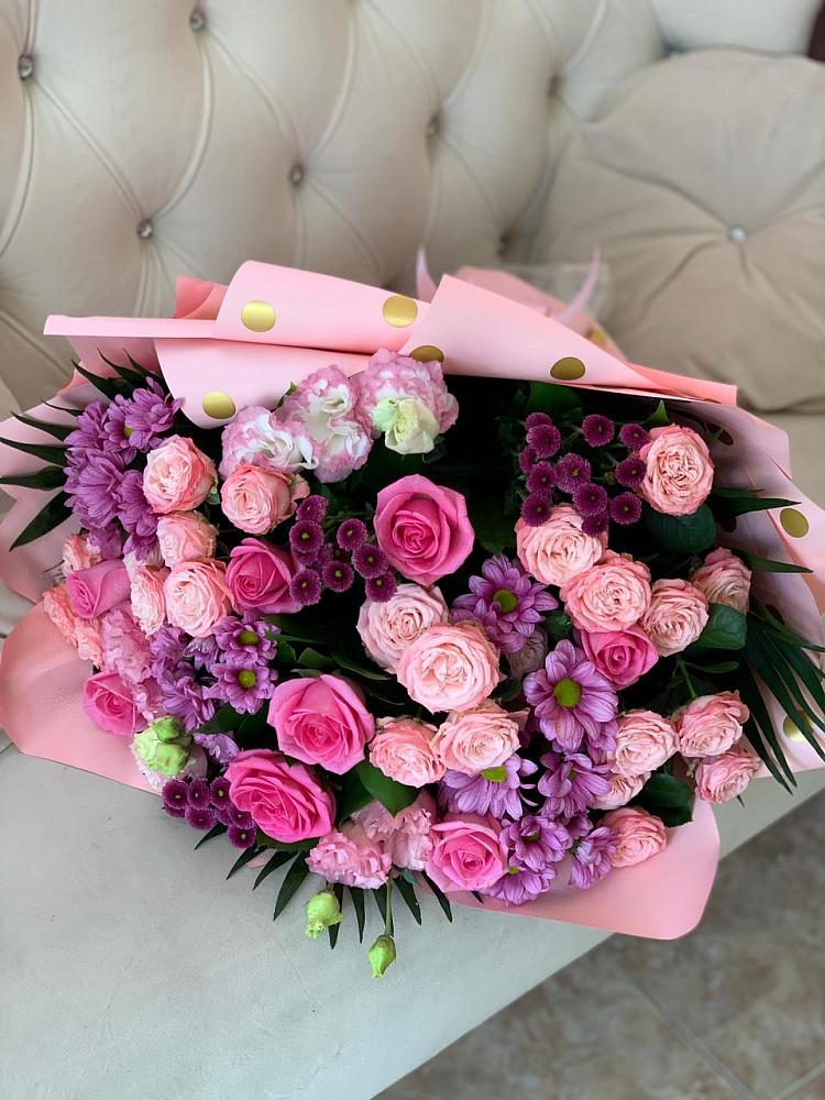 Букет цветов из: Хризантемы, Розы и Лизиантусы в Ванино