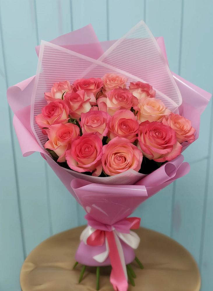 Букет 15 Розовых роз Равель в Ванино
