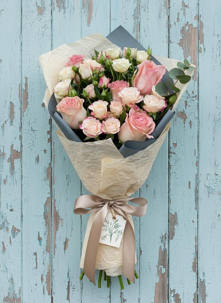 Букет цветов из: Розы в Ванино