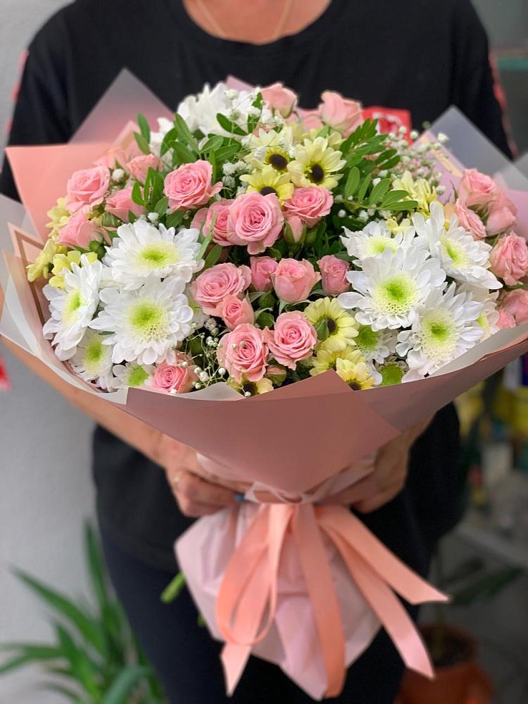 Букет цветов из: Розы и Хризантемы в Ванино