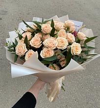 Букет Кремовые розы Латте в Ванино