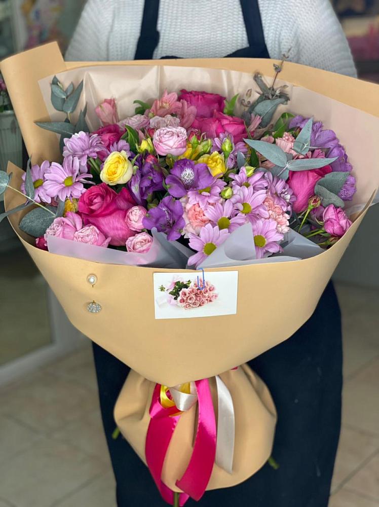 Букет цветов из: Хризантемы, Гвоздики и Альстромерии в Ванино