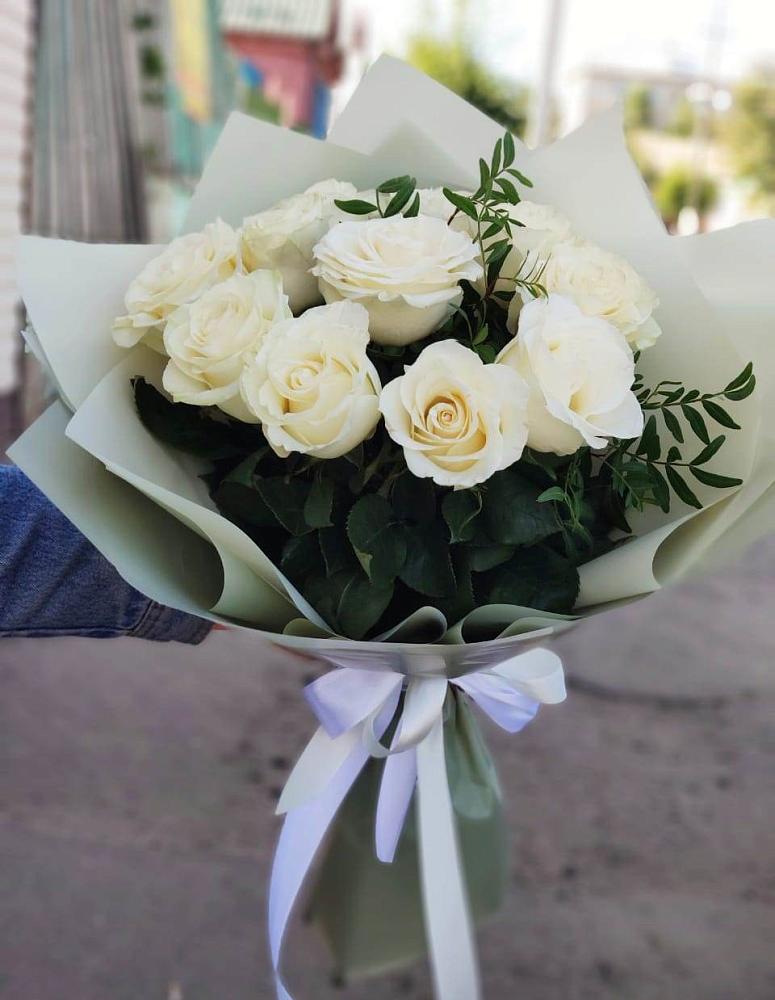 Букет Белые розы Проуд в Ванино
