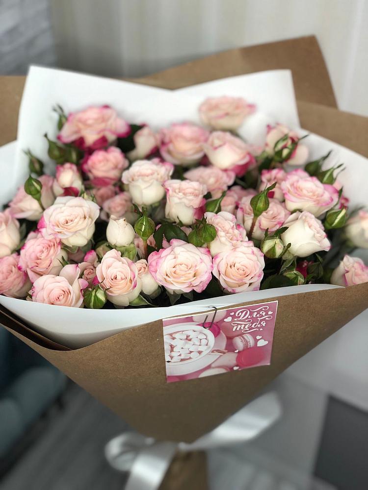 Букет цветов из: Розы в Ванино