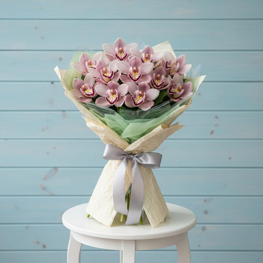 Букет цветов из: Орхидеи и Розы в Ванино