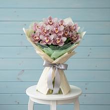 Букет цветов из:  Орхидеи и Розы в Ванино