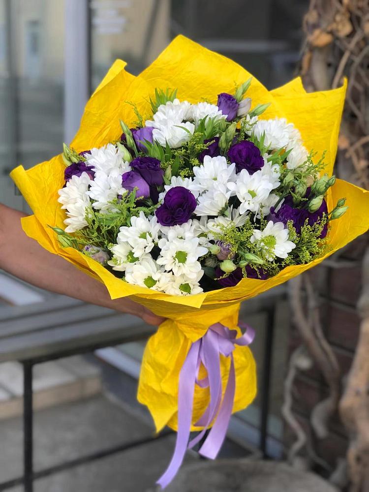 Букет цветов из: Ирисы, Хризантемы и Ромашки в Ванино