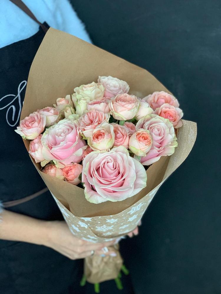 Букет цветов из: Хризантемы и Розы в Ванино