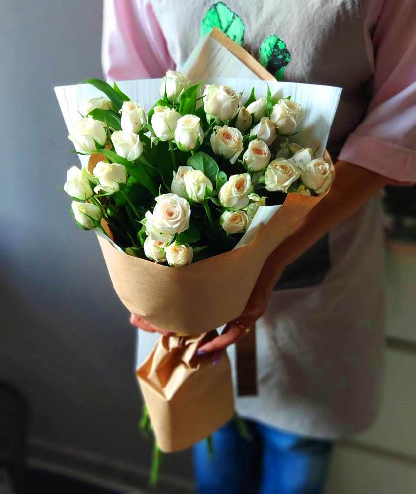 Букет цветов из: Розы в Ванино