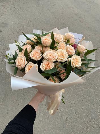 Букет Кремовые розы Латте в Ванино
