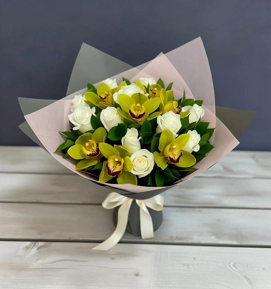 Букет цветов из: Орхидеи и Розы в Ванино