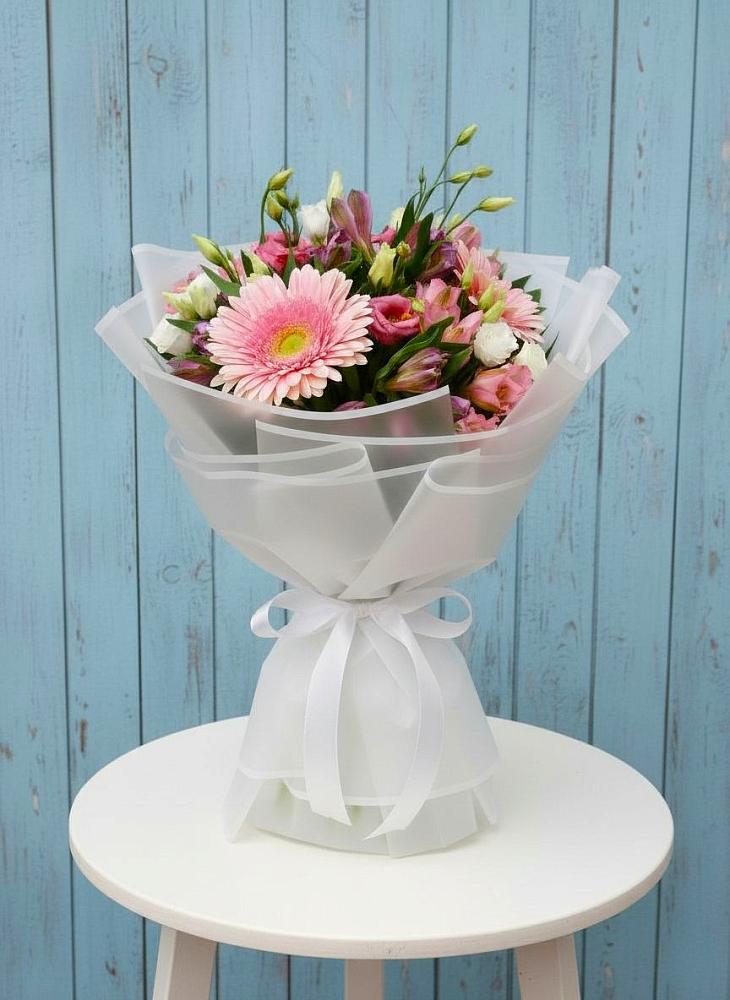 Букет цветов из: Герберы, Альстромерии и Лизиантусы в Ванино