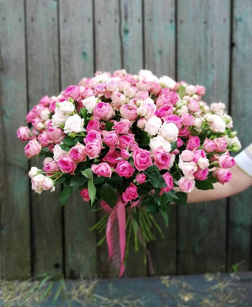 Букет Розовые кустовые розы Натали и Лав Лидия в Ванино