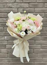 Букет цветов из:  Гвоздики, Розы, Лизиантусы и Хризантемы в Ванино