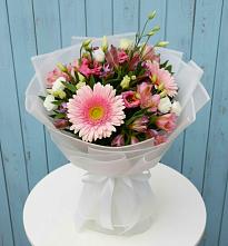 Букет цветов из:  Герберы, Альстромерии и Лизиантусы в Ванино