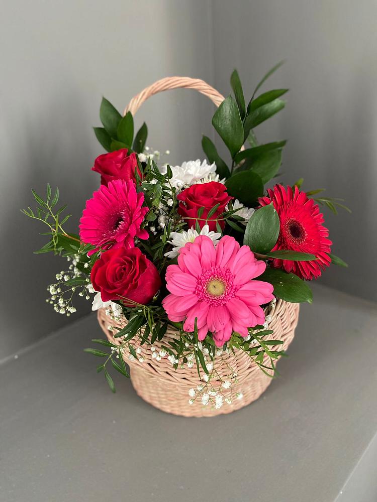 Цветочная композиция из Розы, Хризантемы и Герберы в корзине в Ванино