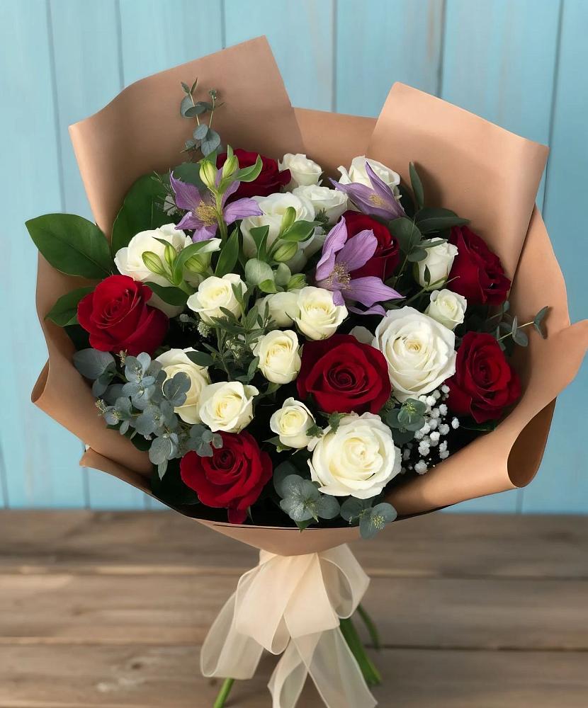 Букет цветов из: Розы и Альстромерии в Ванино