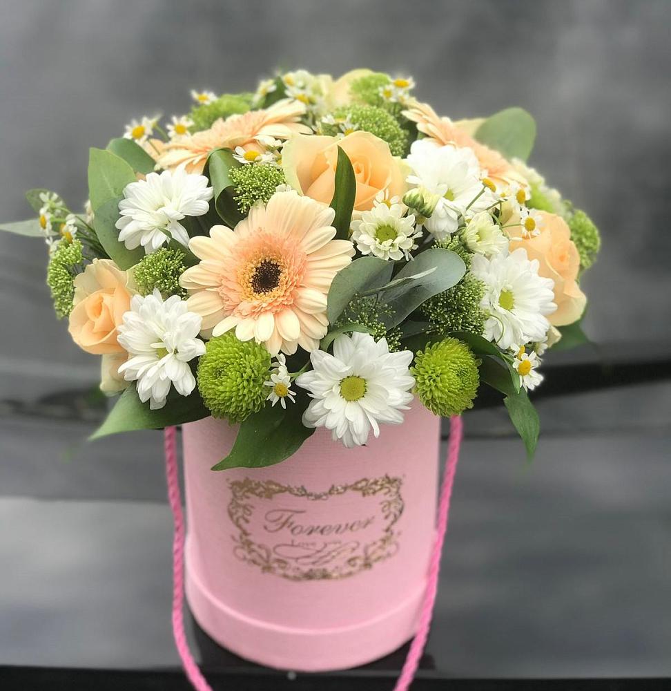 Цветочная композиция из Розы, Герберы и Хризантемы в шляпной коробке в Ванино