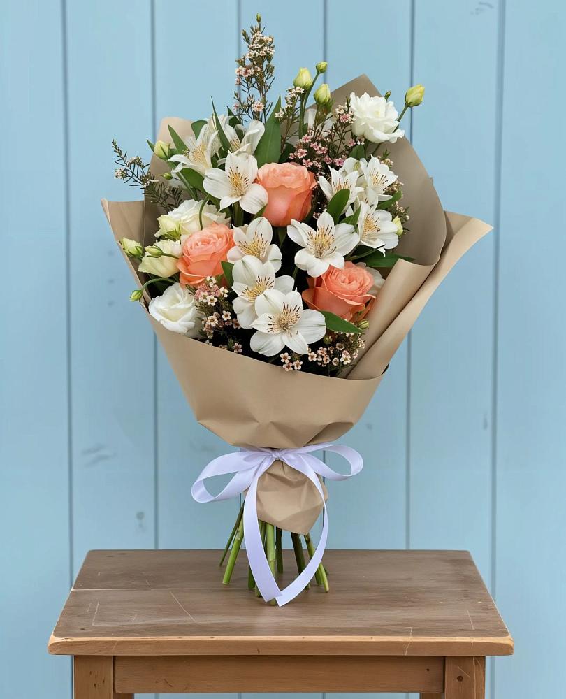 Букет цветов из: Альстромерии, Лизиантусы, Розы и Хризантемы в Ванино
