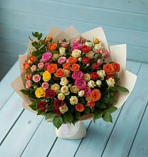 Букет Микс из разноцветных кустовых роз в Ванино