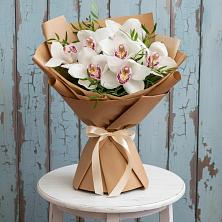 Букет цветов из:  Орхидеи и Розы в Ванино